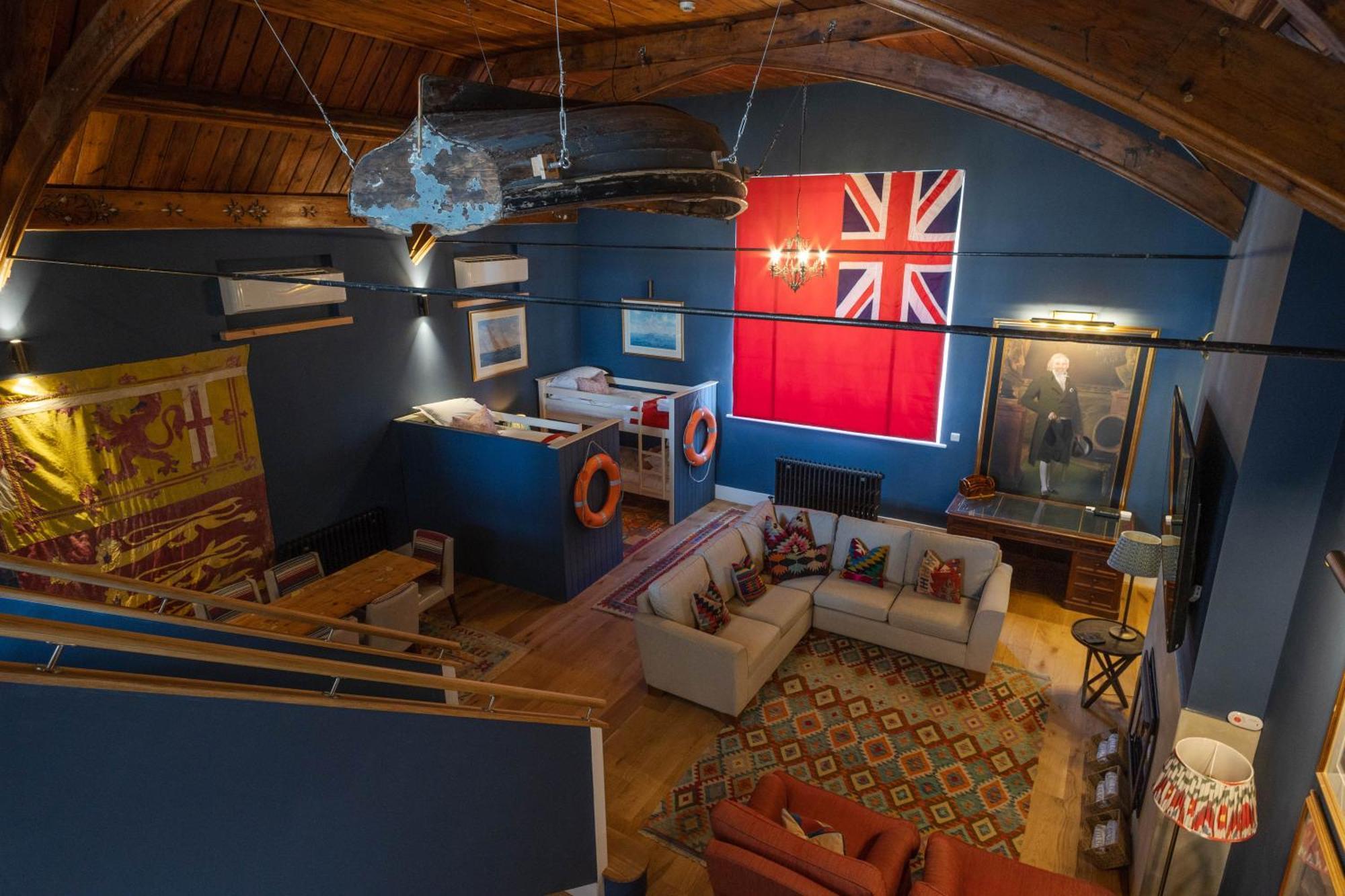 The George Hotel And Beach Club Ярмът Екстериор снимка